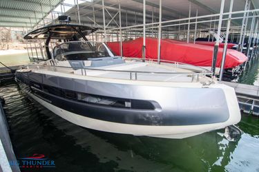 37' Invictus 2024 Yacht For Sale